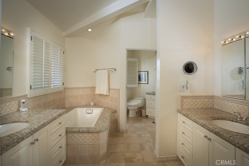Experience the best of coastal luxury living in the exclusive - photo 10
