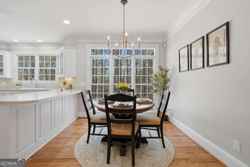 A Rare 4-Acre Family Estate Offering 6,400 SF, Pool &amp; - photo 35
