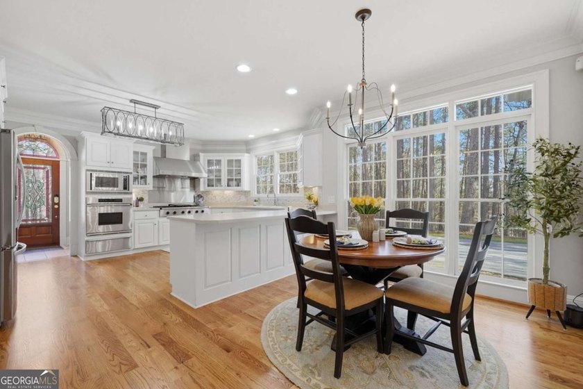 A Rare 4-Acre Family Estate Offering 6,400 SF, Pool &amp; - photo 36