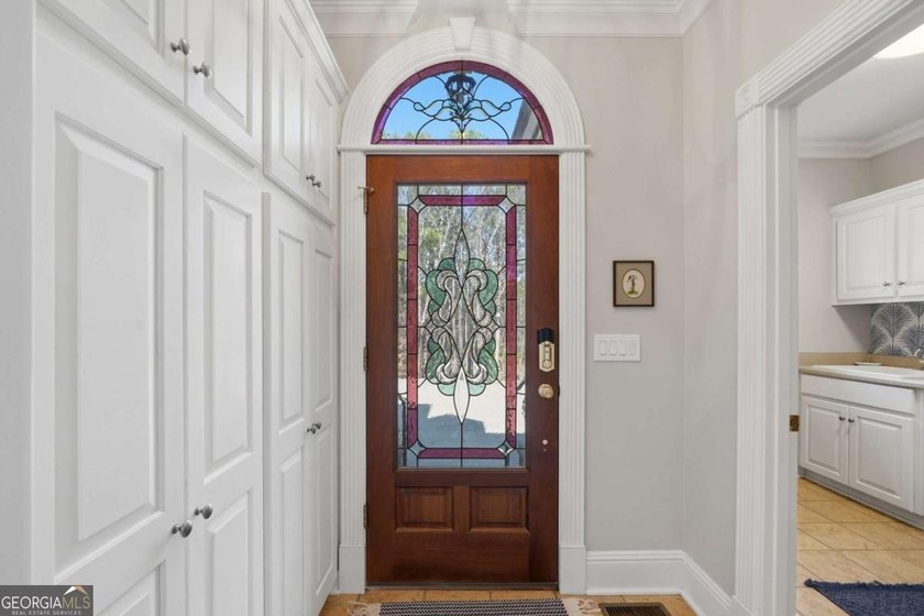 A Rare 4-Acre Family Estate Offering 6,400 SF, Pool &amp; - photo 37