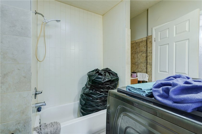 **Group showings only Saturday 7/25 11 AM to 12:30 PM, Monday - photo 13