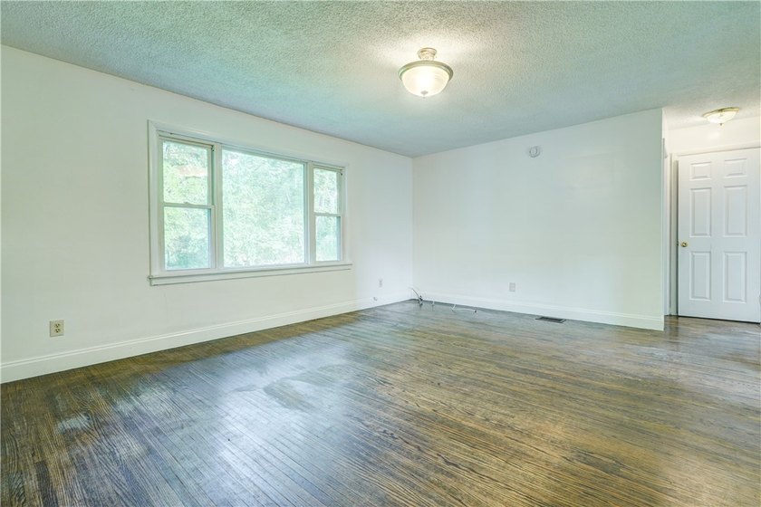 **Group showings only Saturday 7/25 11 AM to 12:30 PM, Monday - photo 27