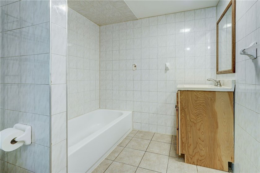 **Group showings only Saturday 7/25 11 AM to 12:30 PM, Monday - photo 29