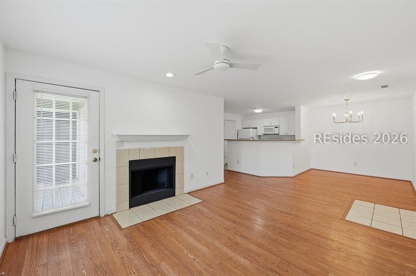 Welcome to this beautifully updated 3-bedroom, 2-bath villa - photo 4