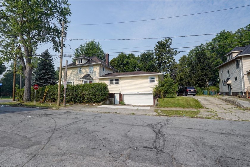 **Group showings only Saturday 7/25 11 AM to 12:30 PM, Monday - photo 42