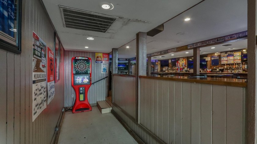 Iconic Wisconsin Sports Bar/Dance club located in the heart of - photo 15