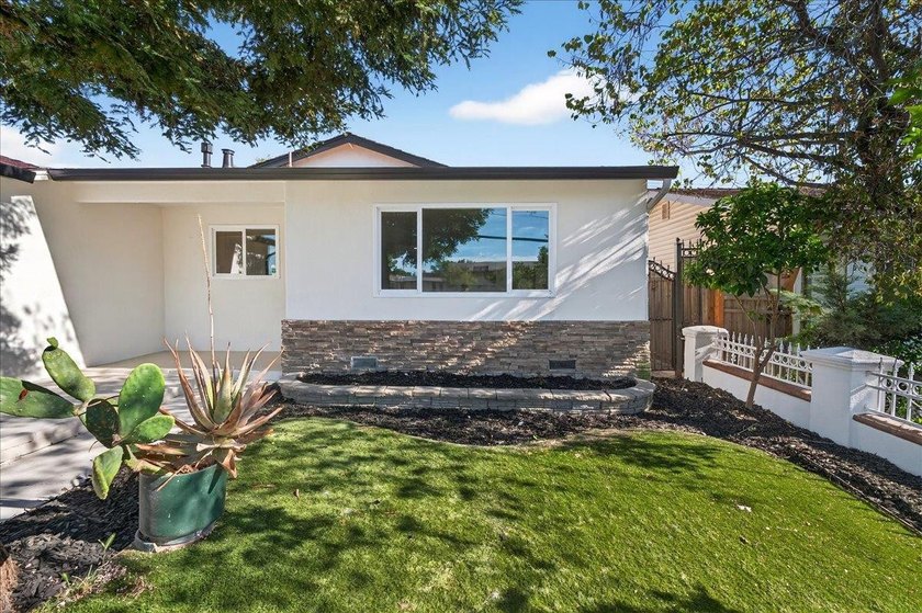 Welcome home to this beautifully remodeled 4BD/2BA residence - photo 42