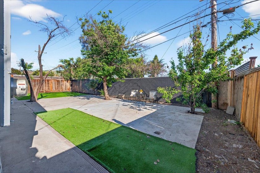 Welcome home to this beautifully remodeled 4BD/2BA residence - photo 50