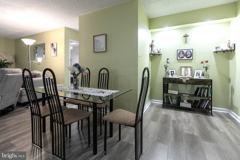 Welcome to carefree living in the highly desirable Haverford - photo 6