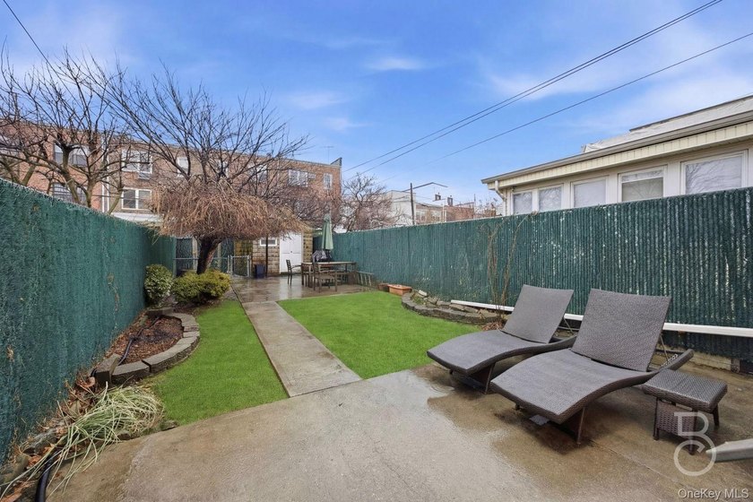 Don t miss this charming brick one-family home in the Ditmars - photo 16