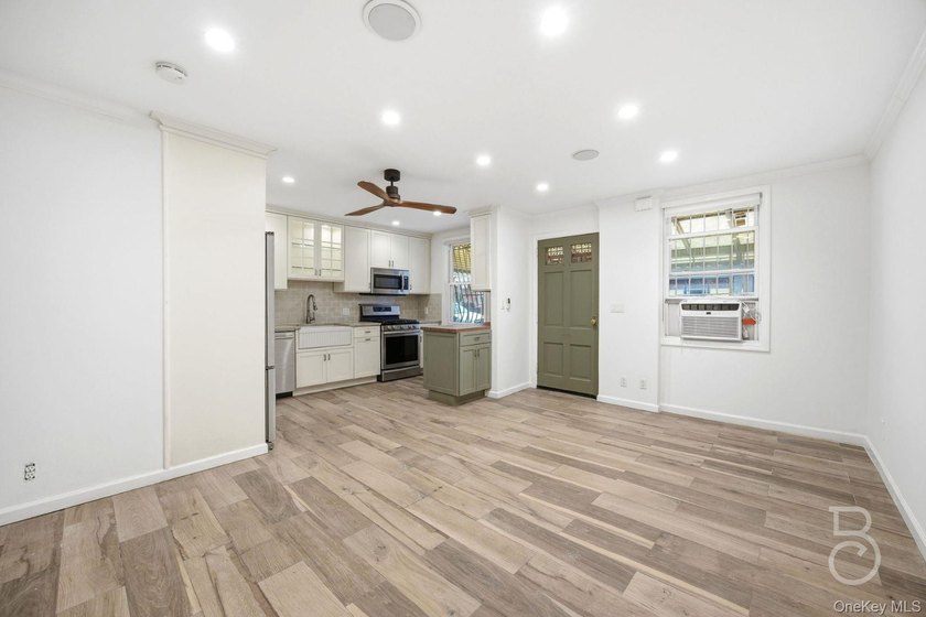 Don t miss this charming brick one-family home in the Ditmars - photo 17