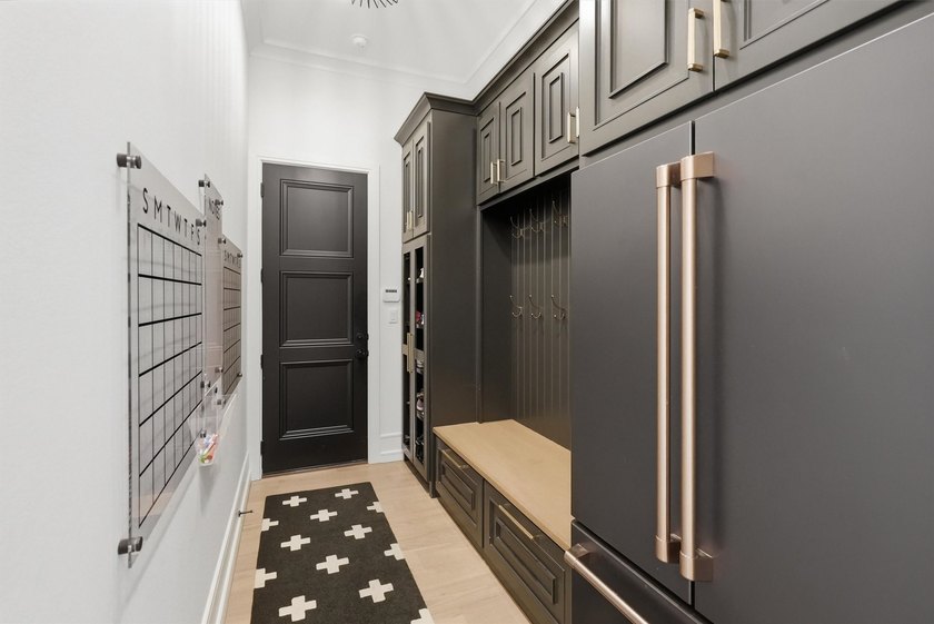 There are luxury homes... and then there are homes that define a - photo 19