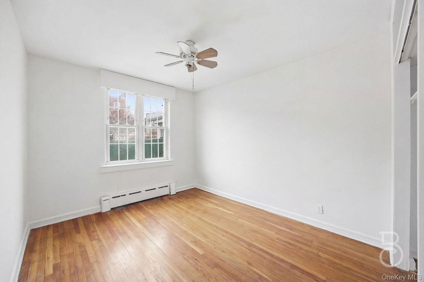 Don t miss this charming brick one-family home in the Ditmars - photo 19