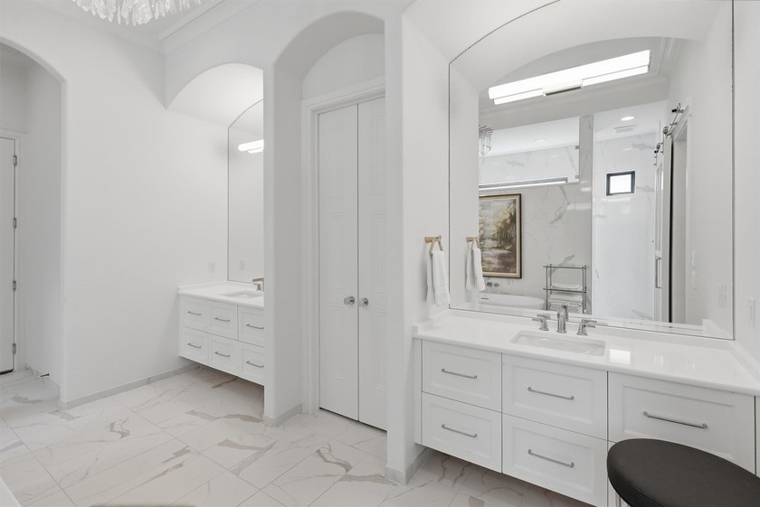 There are luxury homes... and then there are homes that define a - photo 22