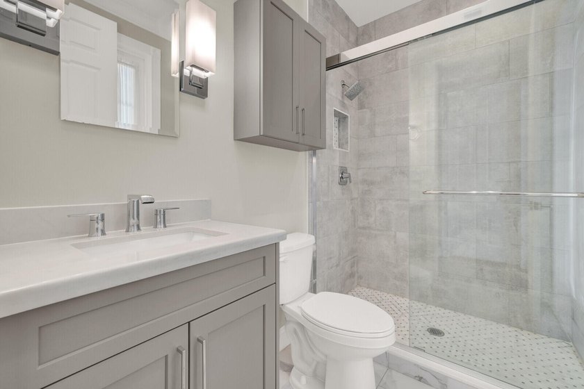 Beautifully maintained 5BR/4BA/2CAR Garage CBS POOL home in the - photo 38