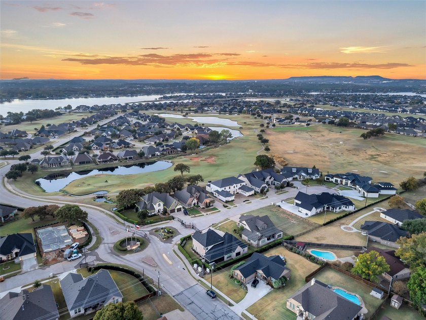 There are luxury homes... and then there are homes that define a - photo 40