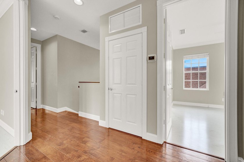 Beautifully maintained 5BR/4BA/2CAR Garage CBS POOL home in the - photo 46