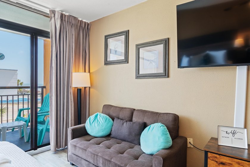 Wake up to oceanfront views in this fully furnished efficiency - photo 7