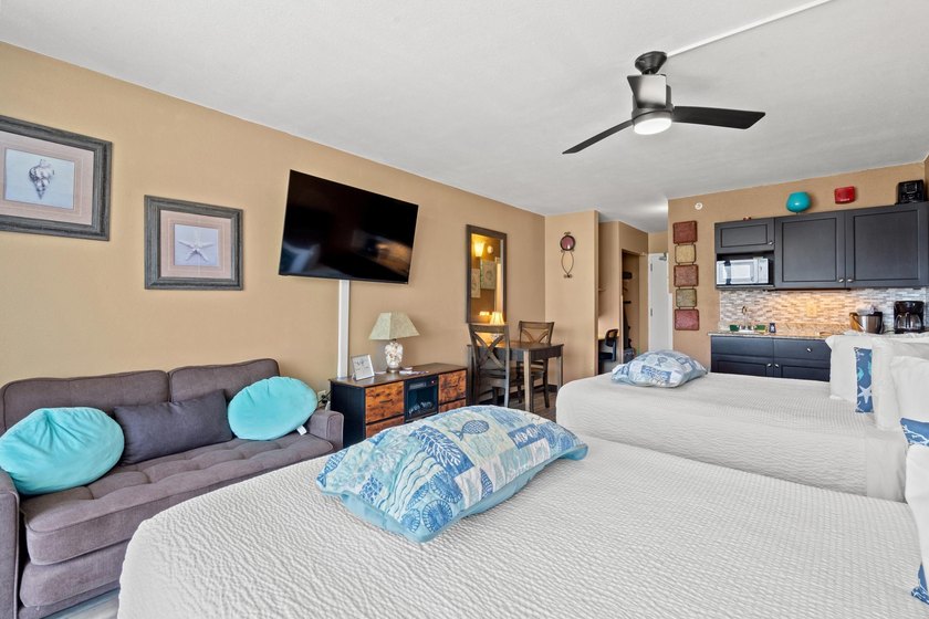 Wake up to oceanfront views in this fully furnished efficiency - photo 9