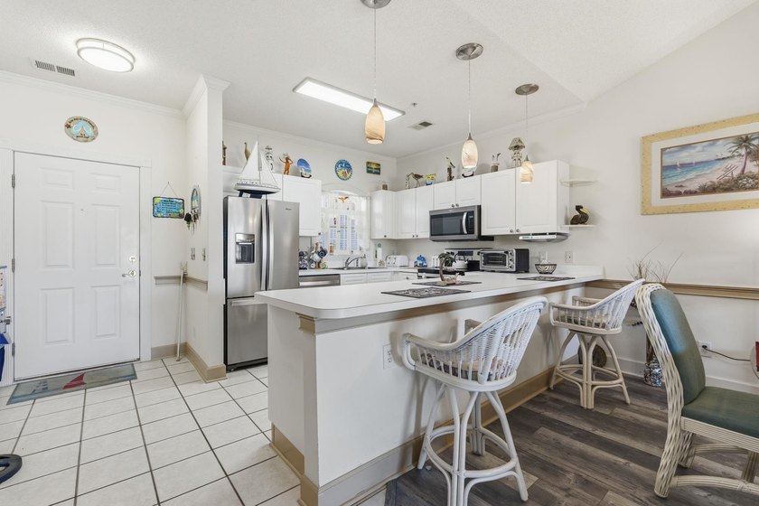 This is an incredible opportunity to own a beautiful condo with - photo 10