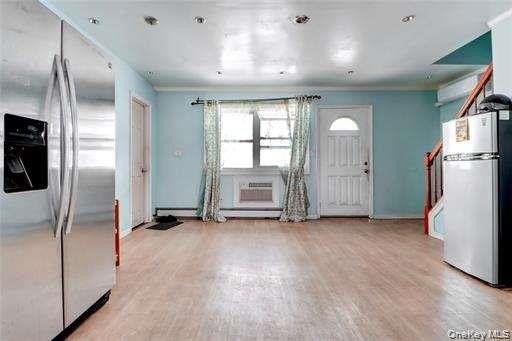 Exceptional Income-Producing Single-Family Home in Prime Jamaica - photo 4