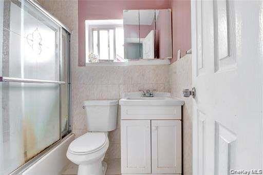Exceptional Income-Producing Single-Family Home in Prime Jamaica - photo 7