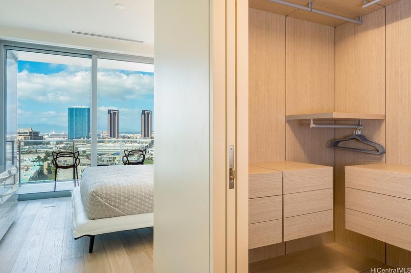 A rare 1-bedroom residence featuring 2 full bathrooms, this - photo 5