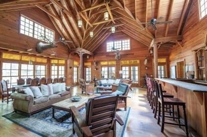This stunning 7 acre property located within the 2,100 acre - photo 15