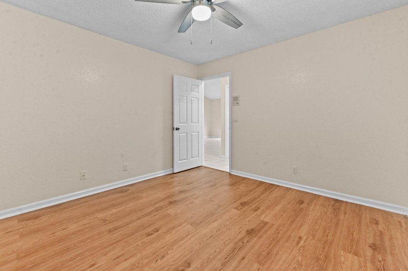 Welcome to a beautifully maintained 3 bedrooms and 2 bathrooms - photo 22