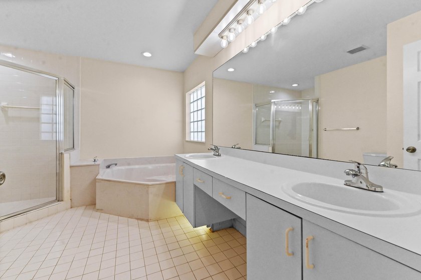 Welcome to a beautifully maintained 3 bedrooms and 2 bathrooms - photo 27