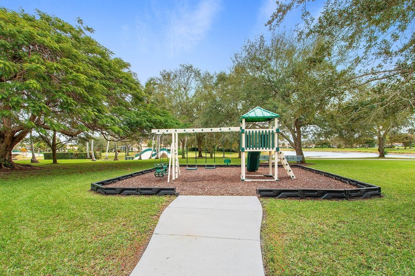 Back on the market! Buyer's financing fell through. Their loss - photo 44