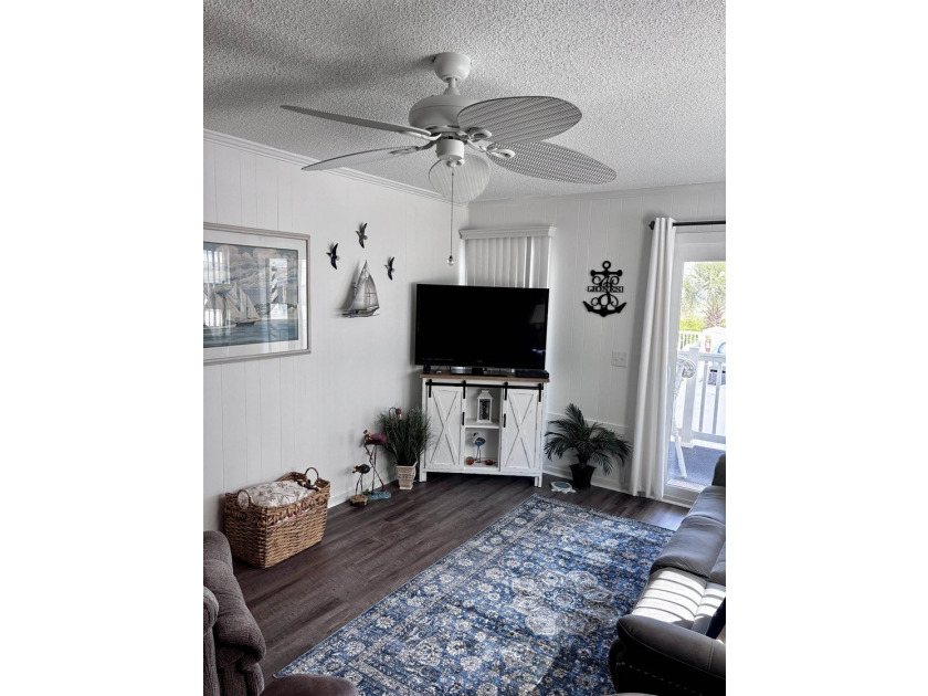 This is the Shore Drive condo that you've been waiting for!! - photo 3