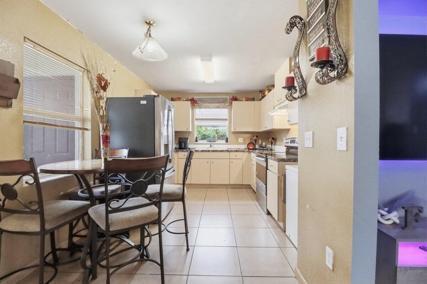 First time homeowner opportunity! Seller concessions offered! - photo 7