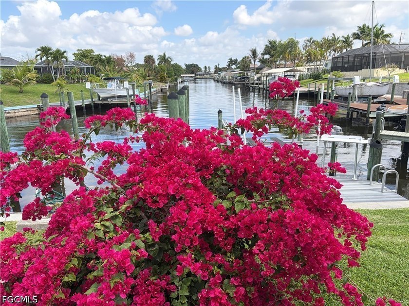 This exceptional gulf access property offers direct, no-bridge - photo 3