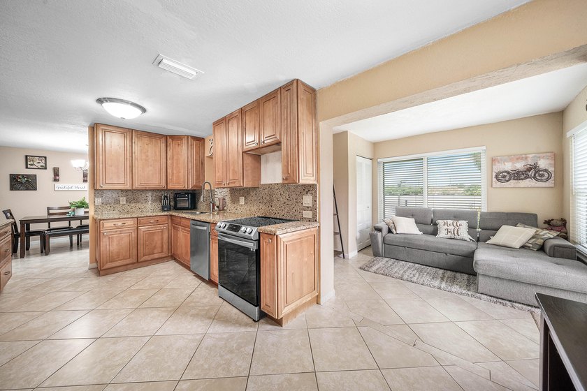 Discover this waterfront single-family home in the desirable - photo 18
