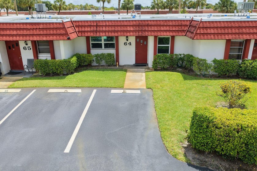 Move-in ready home in a desirable 55+ community offering comfort - photo 25