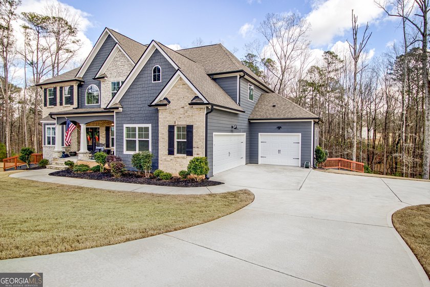 NEWLY CONSTRUCTED Luxury Living on 1.02 Acres | 5 Bedrooms | 4 - photo 4