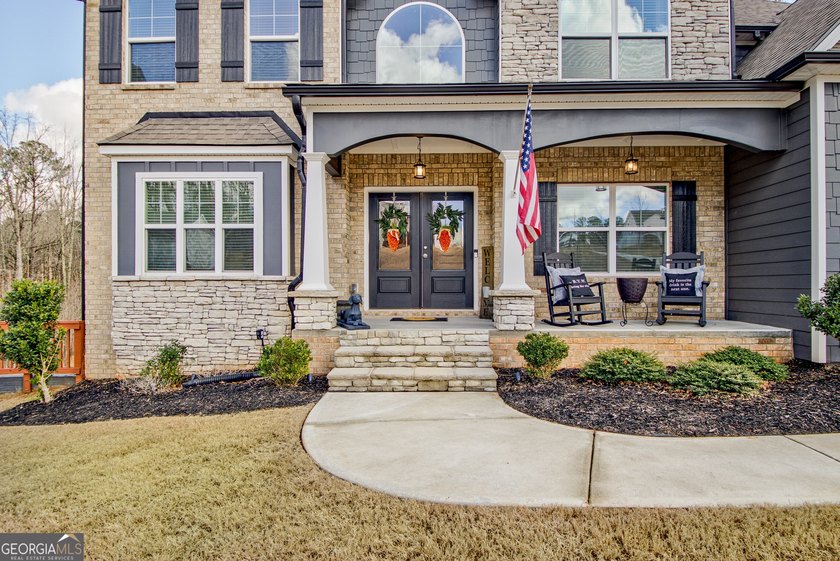 NEWLY CONSTRUCTED Luxury Living on 1.02 Acres | 5 Bedrooms | 4 - photo 6