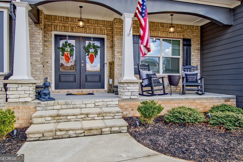 NEWLY CONSTRUCTED Luxury Living on 1.02 Acres | 5 Bedrooms | 4 - photo 7
