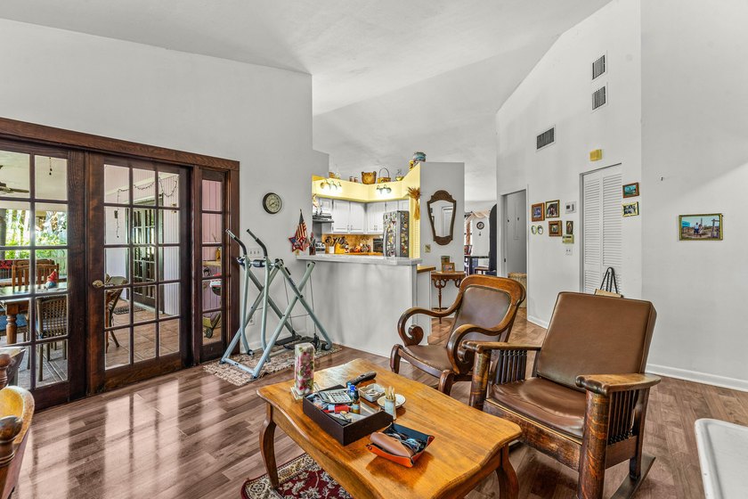 Great home in an even better location! Check out this 3 bed 2 - photo 18