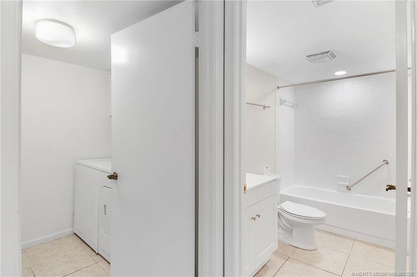Ground floor beauty! Welcome to the vibrant and active community - photo 20