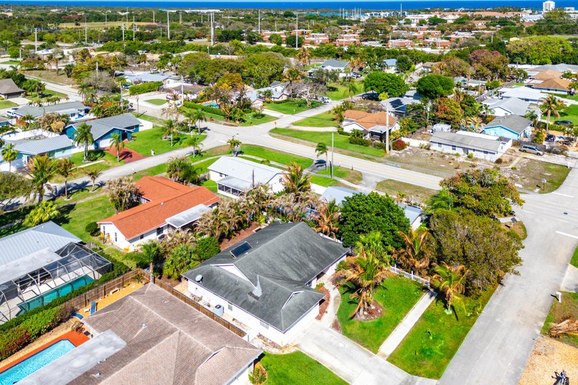 Great home in an even better location! Check out this 3 bed 2 - photo 46