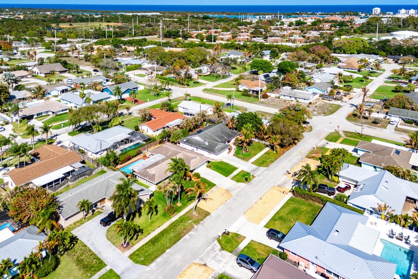 Great home in an even better location! Check out this 3 bed 2 - photo 49
