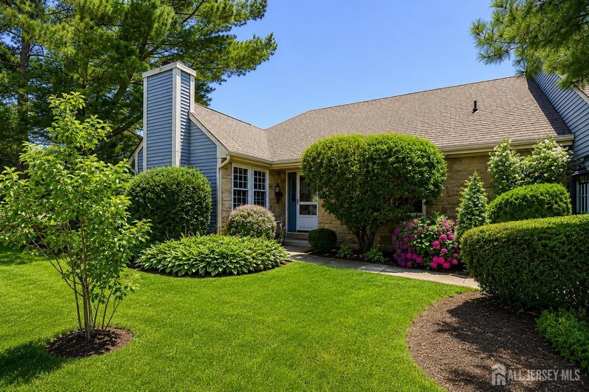 Welcome to this beautifully renovated **Kingsley model** in the - photo 3