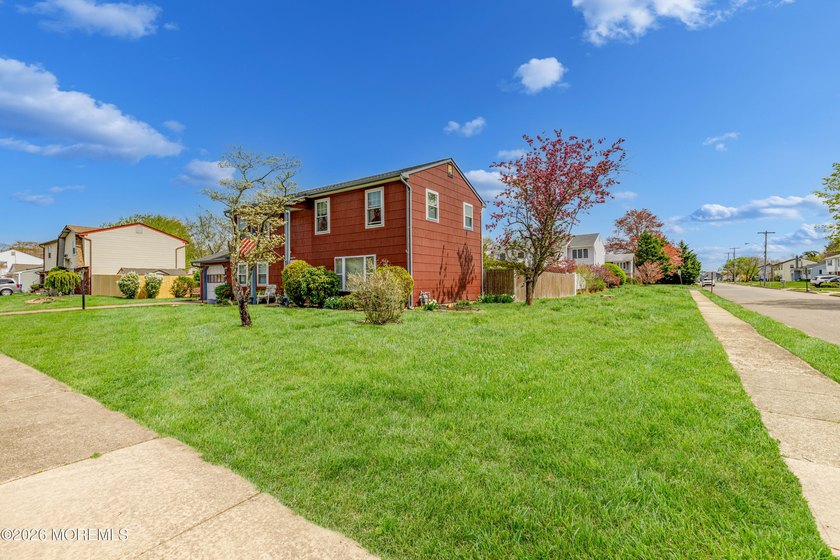 Welcome to 785 Pine Shore Rd, a spacious 4-bedroom, 2.5-bath - photo 4