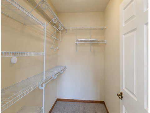 Welcome home to this beautifully updated 1 bedroom, 1 bathroom - photo 11