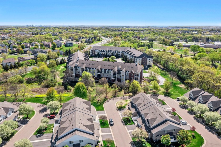 Welcome home to this beautifully updated 1 bedroom, 1 bathroom - photo 19