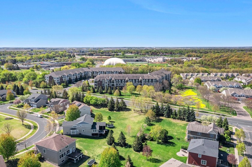 Welcome home to this beautifully updated 1 bedroom, 1 bathroom - photo 21