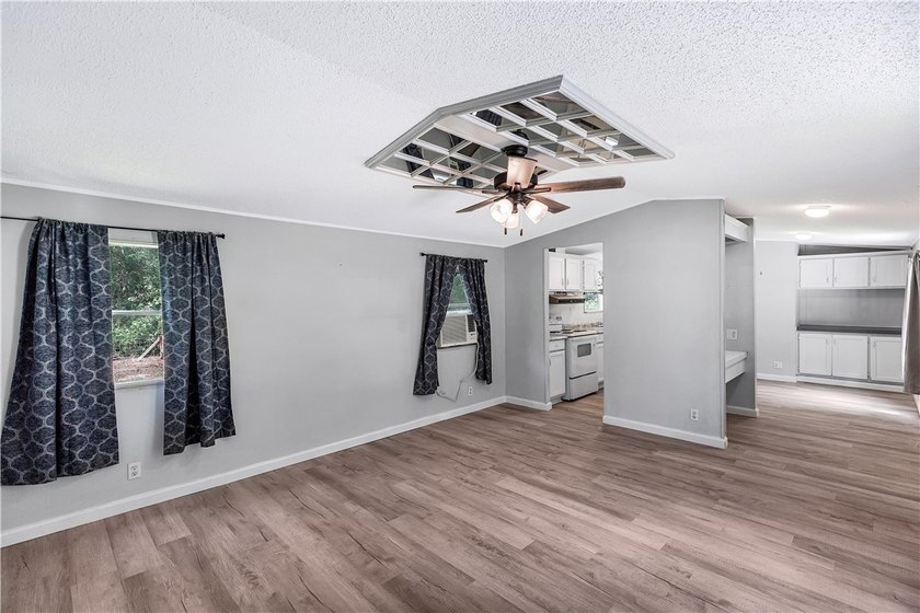 Single Wide Mobile home located on a 1.28-acre level lot. Brand - photo 28