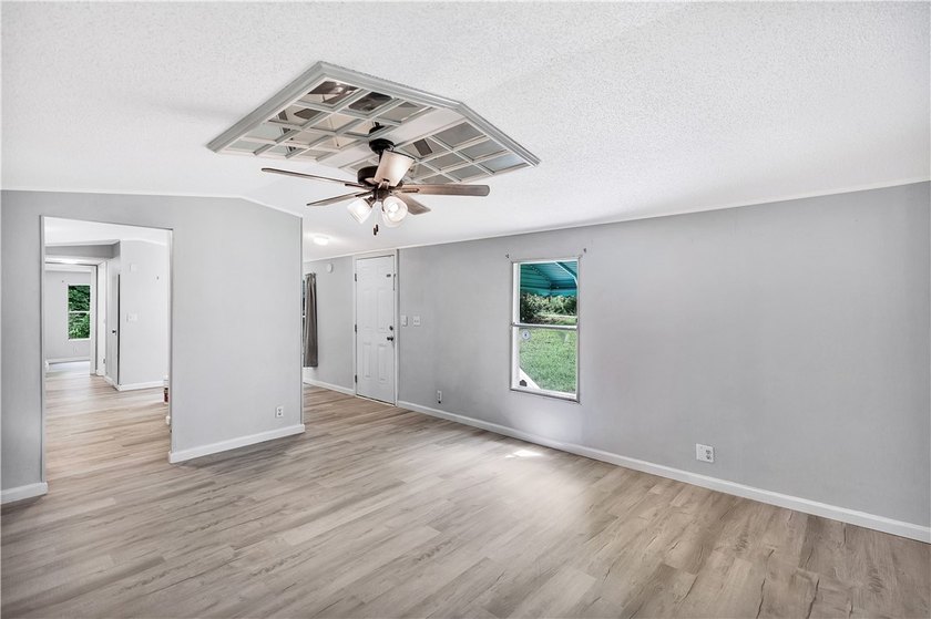 Single Wide Mobile home located on a 1.28-acre level lot. Brand - photo 31